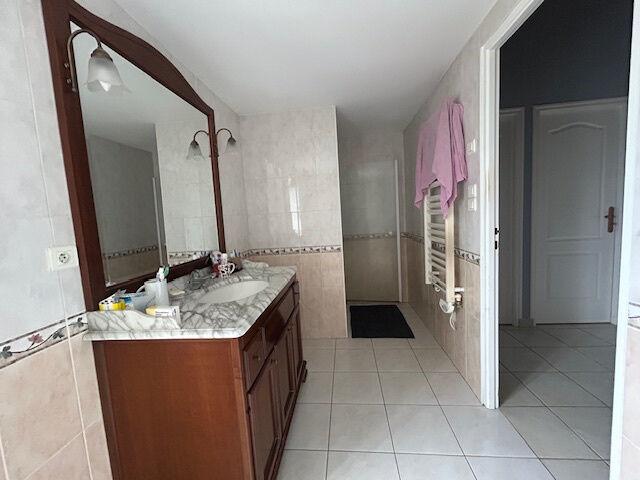 Maison 7 pièces, 177 m² à louer à Martinet 85150