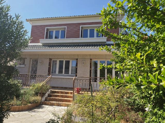 Maison 7 pièces 178 m²