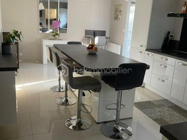 Maison 7 pièces 179 m²