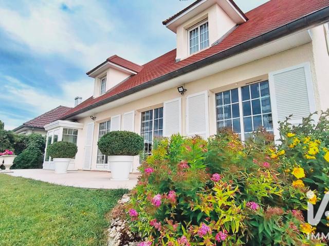 Maison 7 pièces 179 m²