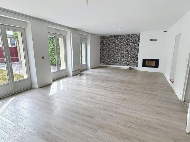 Maison 7 pièces, 179 m² à louer à Bezannes 51430