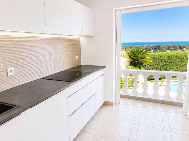 Maison 7 pièces, 170 m² à louer à Biot 06410