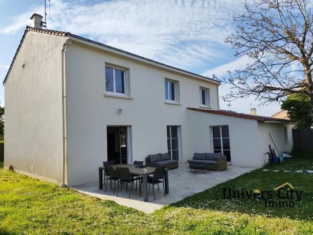 Maison 7 pièces 172 m²