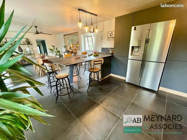 Maison 7 pièces 184 m²