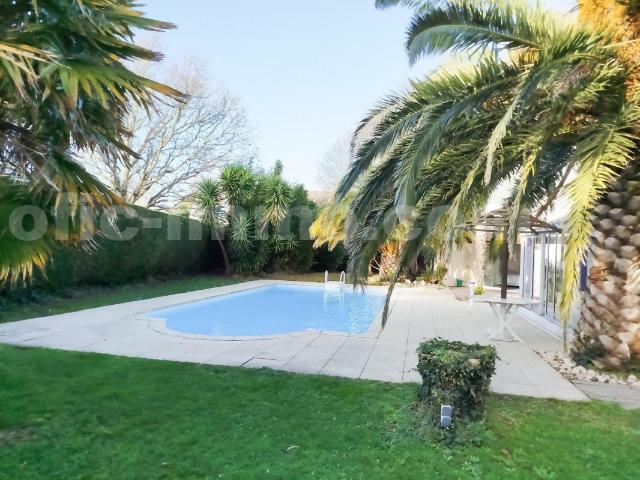Maison 7 pièces 184 m²