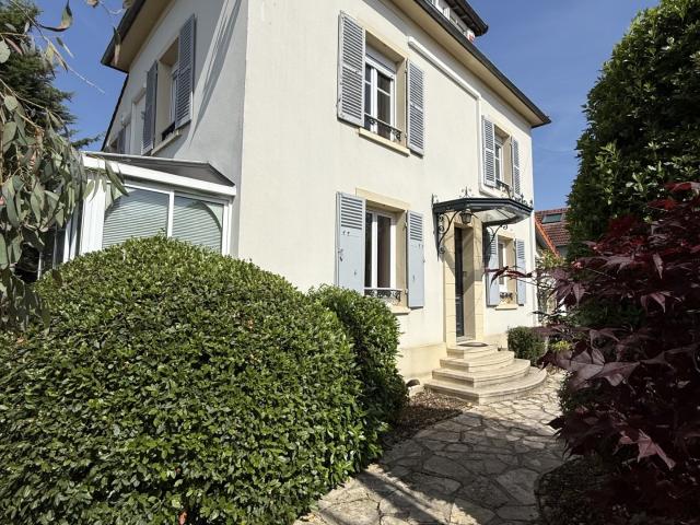 Maison 7 pièces 185 m²