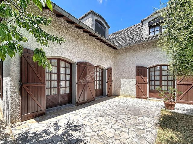 Maison 7 pièces 180 m²