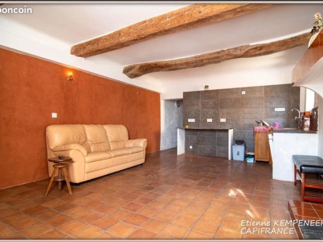 Maison 7 pièces, 185 m² à louer à Callas 83830
