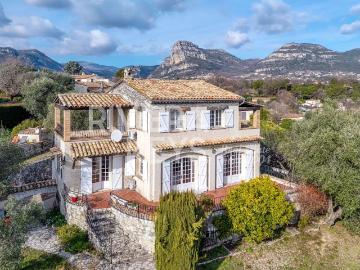 Maison 7 pièces 186 m²