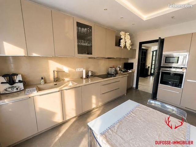 Maison 7 pièces 189 m²