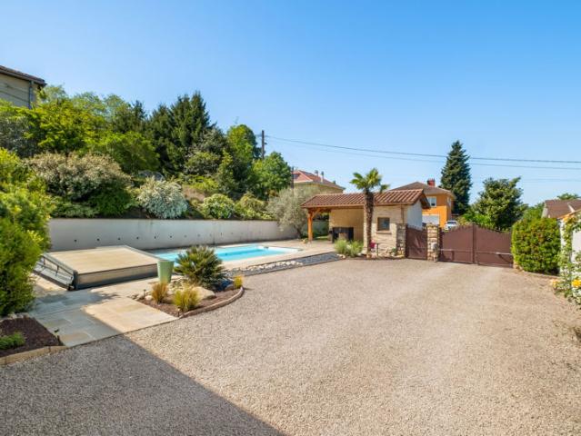 Maison 7 pièces 180 m2 habitables Terrain 888 m2 Pisci