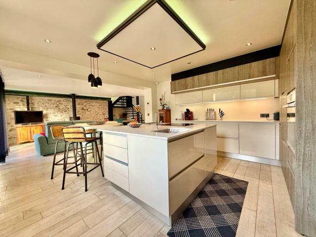 Maison 7 pièces 180 m²