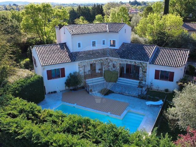 Maison 7 pièces 180 m²