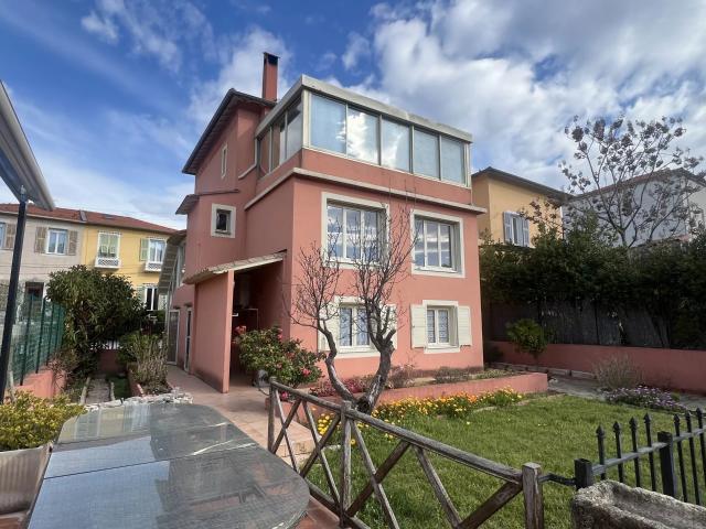 Maison 7 pièces 180 m²
