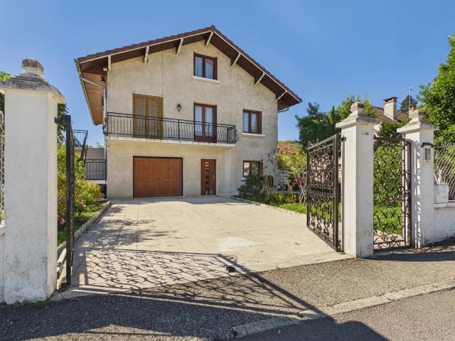 Maison 7 pièces 180 m²