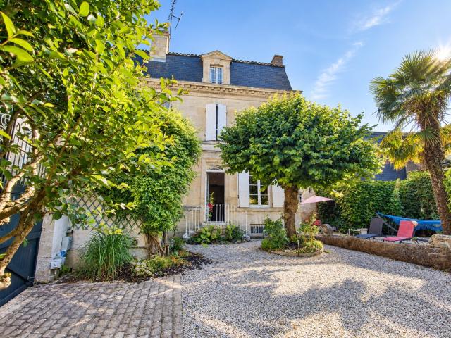 Maison 7 pièces 180 m²