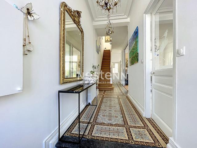 Maison 7 pièces 196 m²