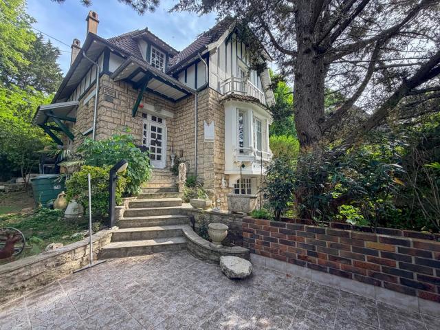 Maison 7 pièces 180 m²
