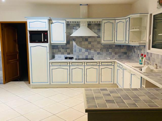 Maison 7 pièces, 180 m² à louer à Léognan 33850