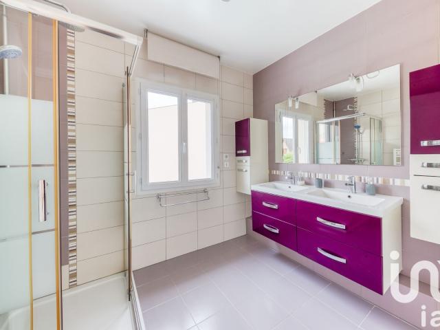 Maison 7 pièces, 180 m² à louer à Paray Vieille Poste 91550
