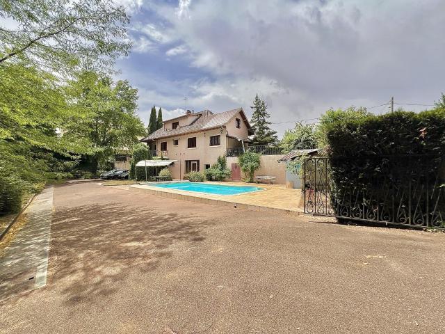 Maison 7 pièces 183 m²