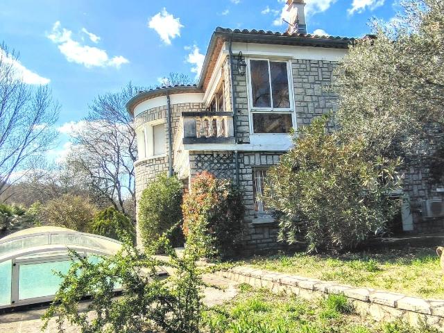 Maison 7 pièces 183 m²
