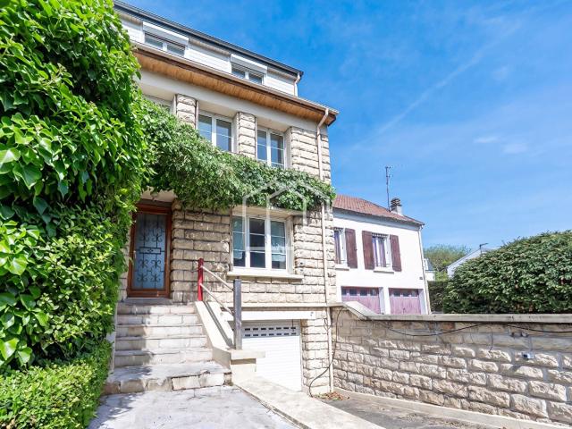 Maison 7 pièces 194 m²