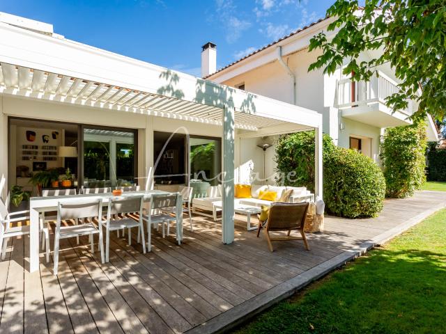 Maison 7 pièces 194 m²