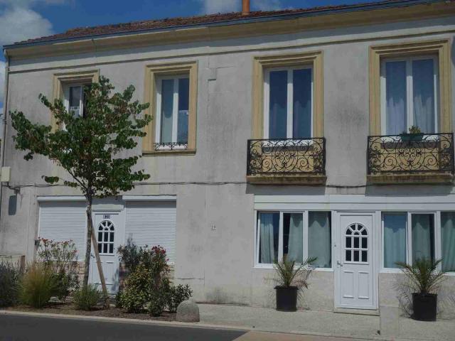 Maison 7 pièces 230 m²