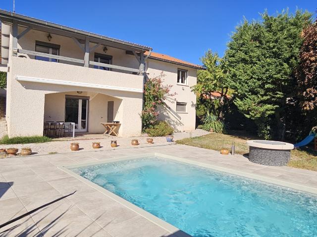 Maison 7 pièces 194 m²