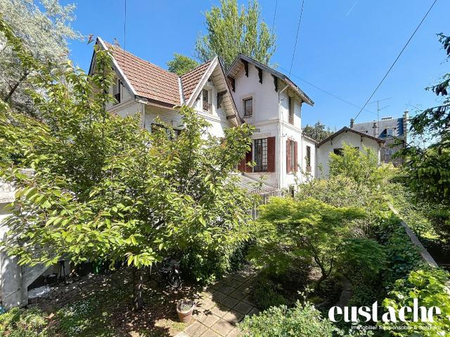 Maison 7 pièces 194 m²