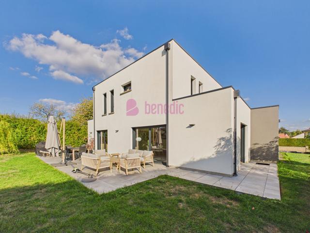 Maison 7 pièces 195 m²