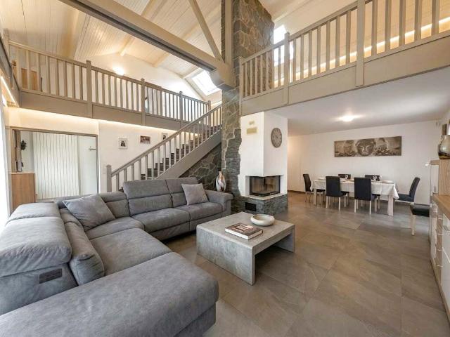 Maison 7 pièces 195 m²