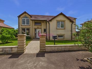 Maison 7 pièces 195 m²