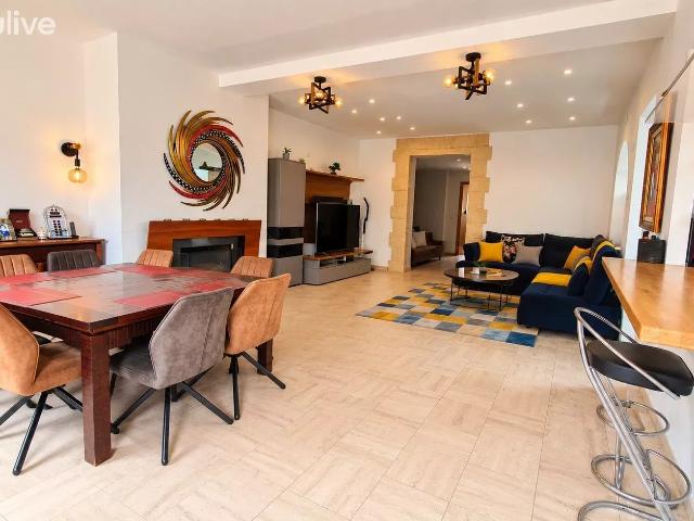 Maison 7 pièces 195 m²