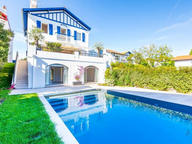 Maison 7 pièces 195 m²