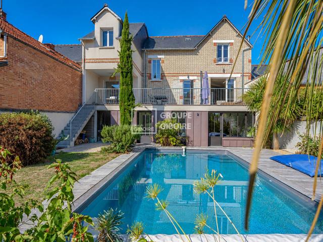 Maison 7 pièces 195 m²