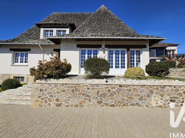 Maison 7 pièces 196 m²