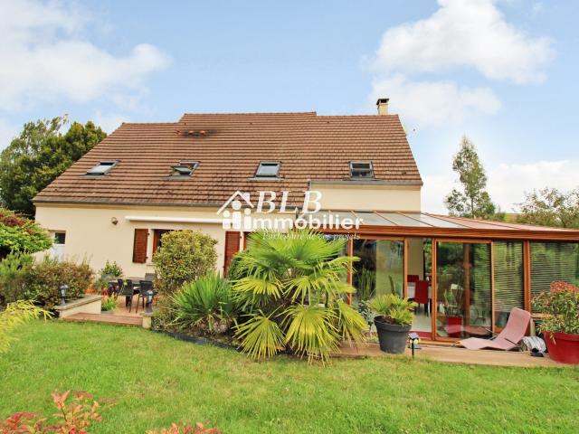 Maison 7 pièces 196 m²