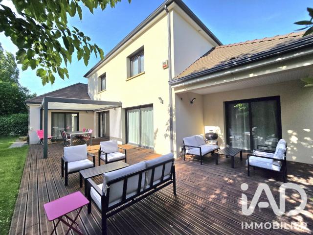 Maison 7 pièces 196 m²