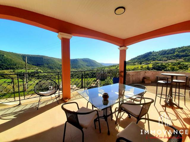 Maison 7 pièces 196 m²