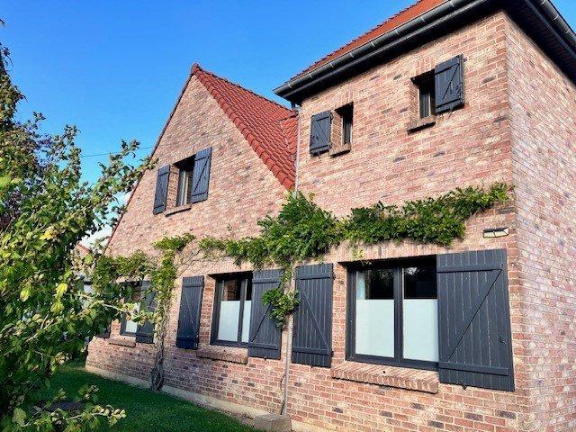 Maison 7 pièces 196 m²