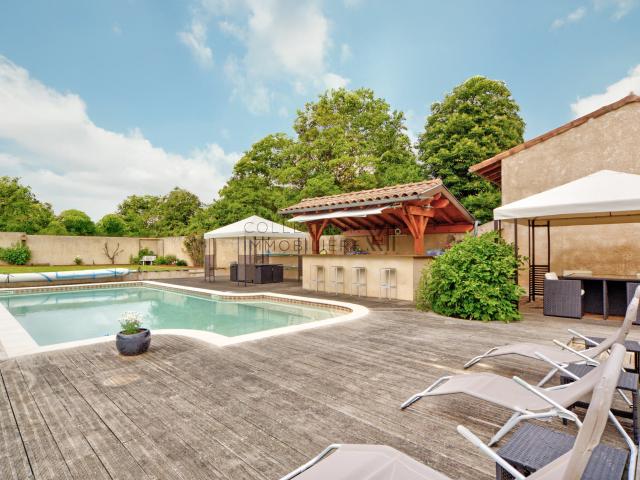 Maison 7 pièces 196 m²