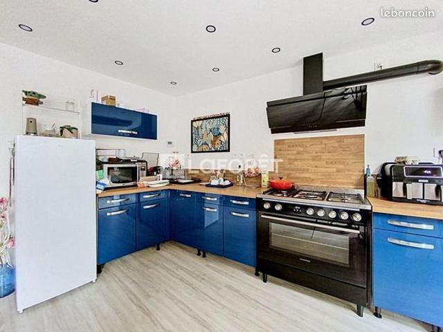 Maison 7 pièces 196 m²