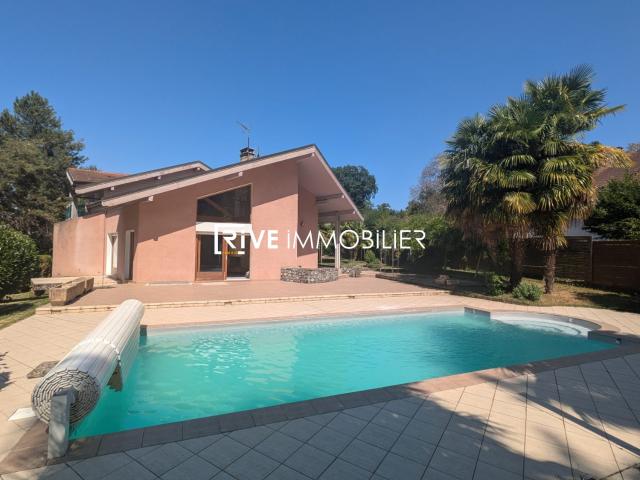 Maison 7 pièces 196 m²