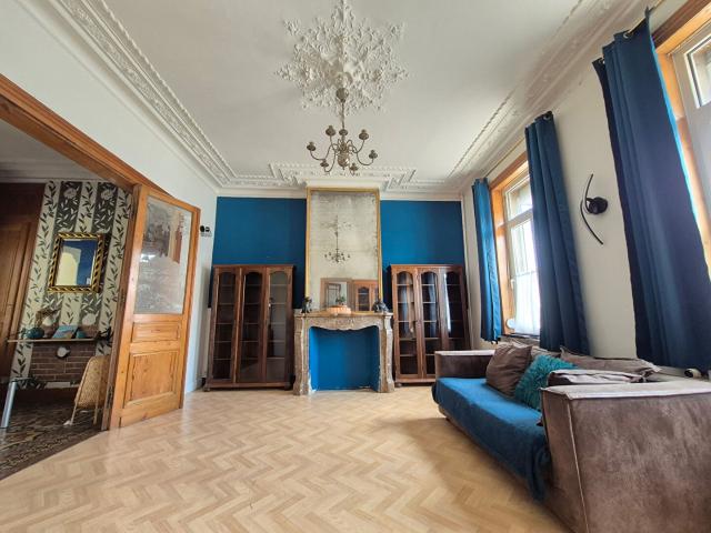 Maison 7 pièces 196 m²