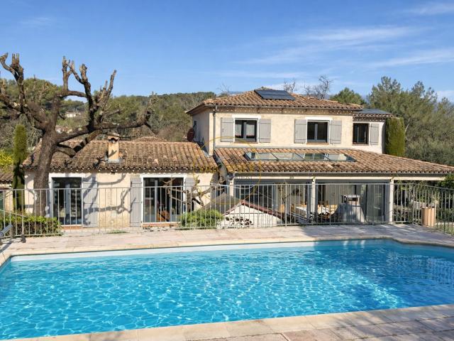 Maison 7 pièces 196 m²