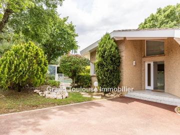 Maison 7 pièces 196 m²