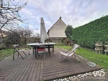 Maison 7 pièces 196 m²