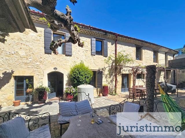Maison 7 pièces 196 m²